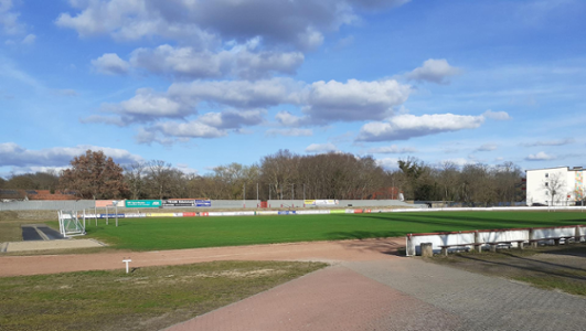 Hauptplatz Sportplatz Heinrichslust